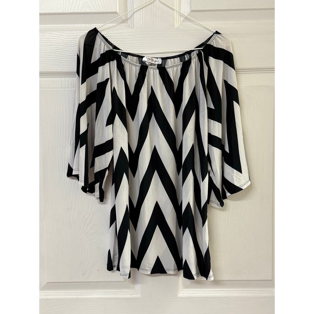 The ZigZag Stripe Black & White Chevron Off-Shoulder Bell Sleeve Top | Size S